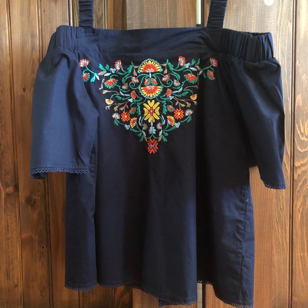 Super cute navy with embroidery top!